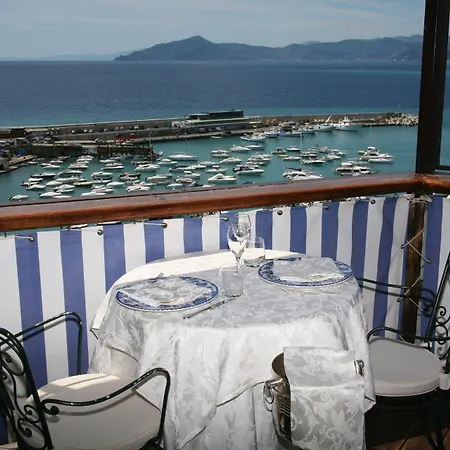 Grand Dei Castelli Hotel