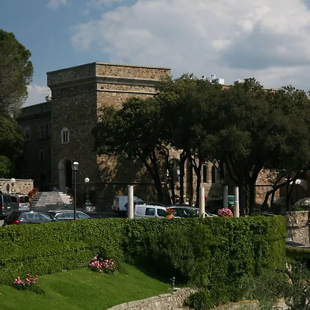 Grand Dei Castelli מלון