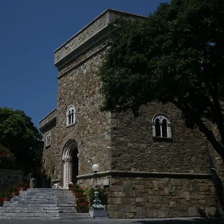 Grand Dei Castelli מלון